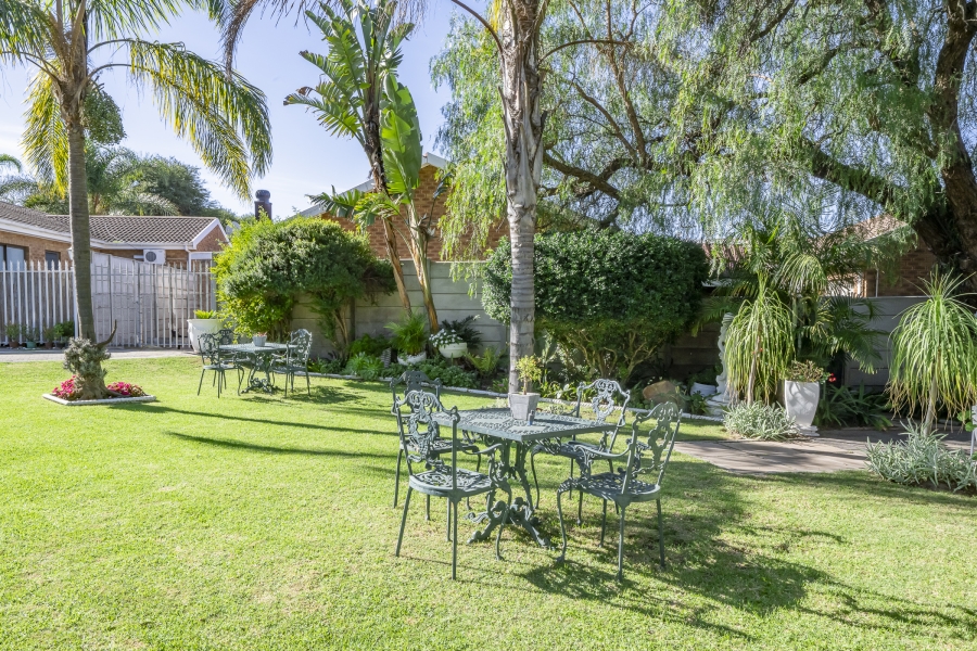 8 Bedroom Property for Sale in Brackenfell South Western Cape